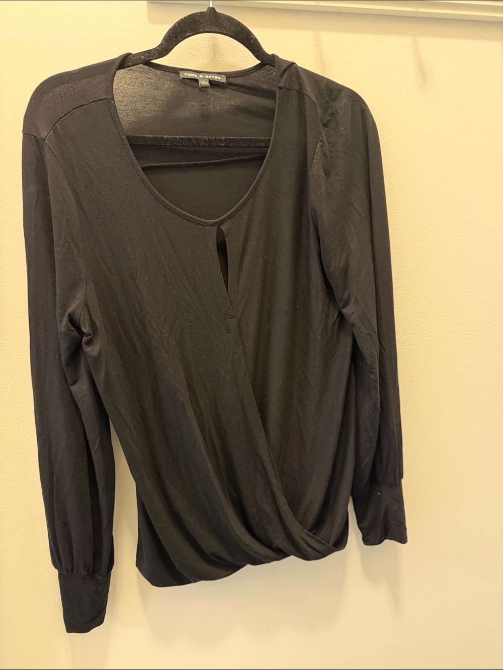Cable & Gauge Black Long Sleeve Keyhole Blouse